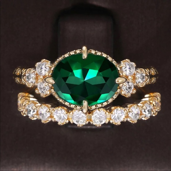New Women’s 2Pcs Yellow Gold Plated Emerald Ring - Picture 4 of 6